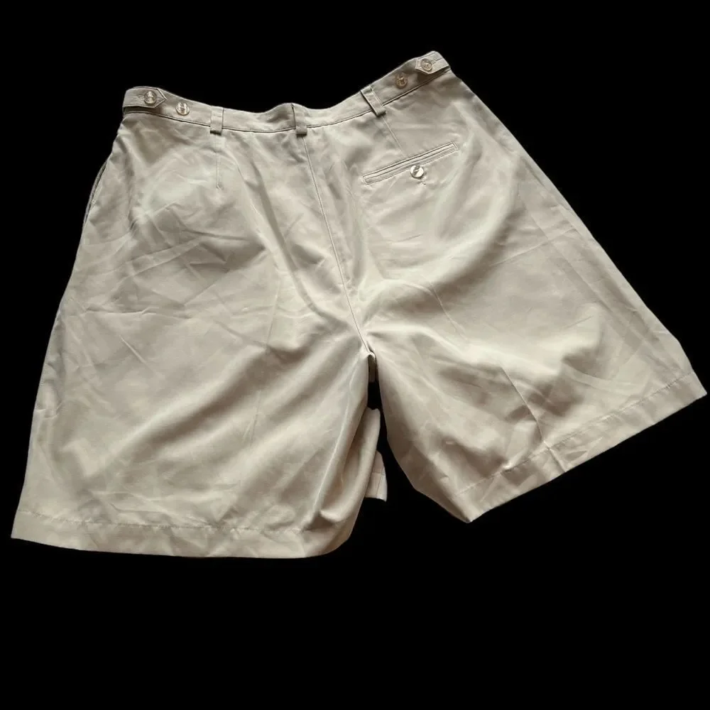 Liz Claiborne Golf bermuda shorts Stone Size 16 belt loops 3 pockets light wt.